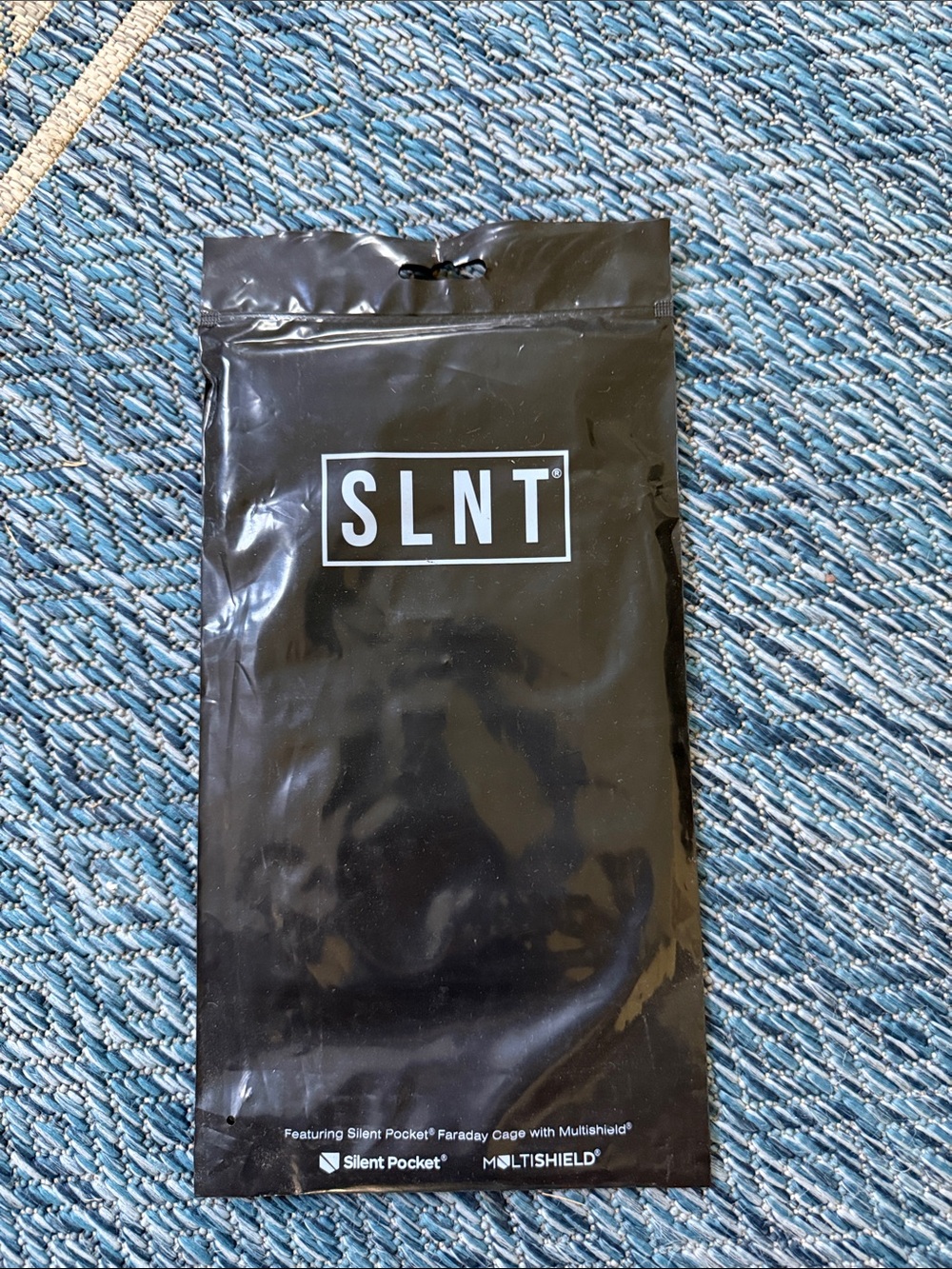 SLNT locking faraday bag